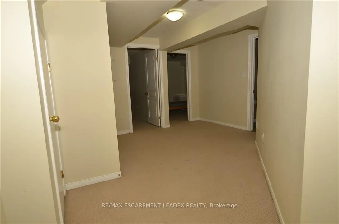 Photo 18 of 524 Stonehenge Drive, Hamilton, Ancaster — HOMEH