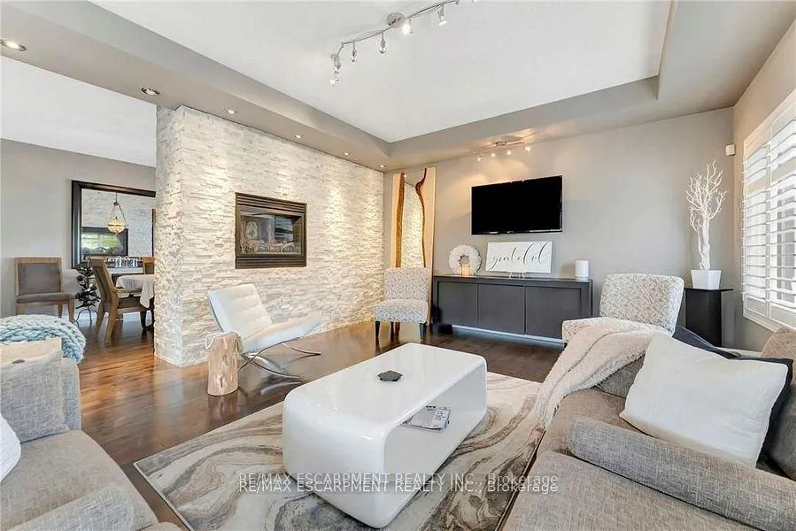 Photo 13 of 349 Valridge Drive, Hamilton, Ancaster — HOMEH