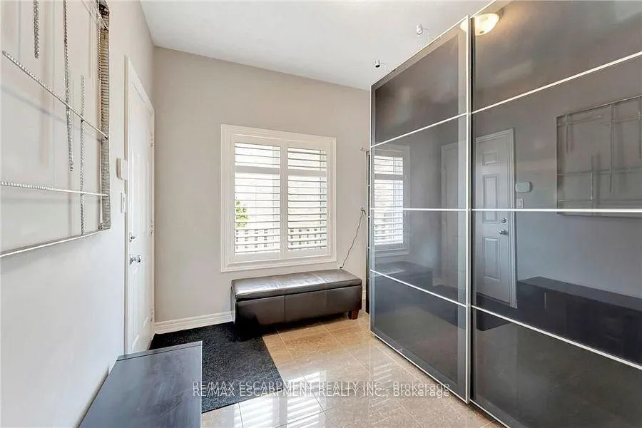 Photo 17 of 349 Valridge Drive, Hamilton, Ancaster — HOMEH