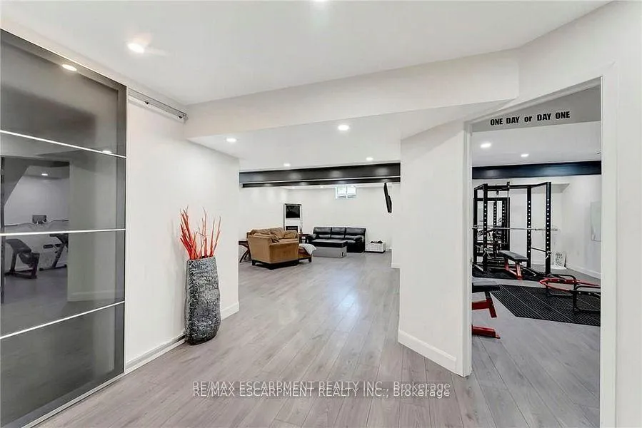 Photo 27 of 349 Valridge Drive, Hamilton, Ancaster — HOMEH