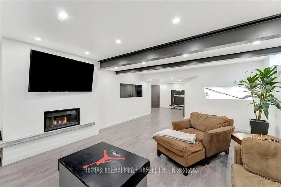 Photo 29 of 349 Valridge Drive, Hamilton, Ancaster — HOMEH
