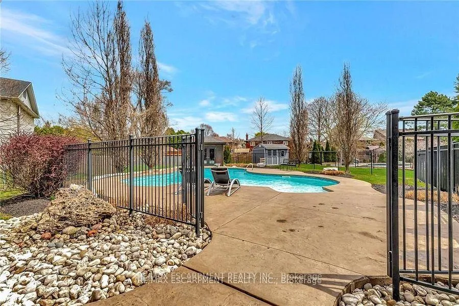 Photo 32 of 349 Valridge Drive, Hamilton, Ancaster — HOMEH