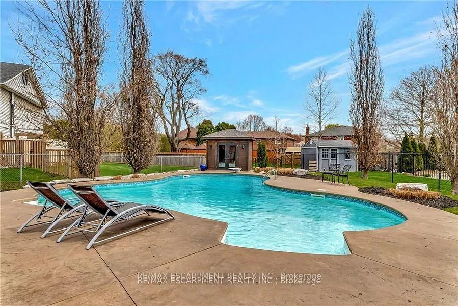 Photo 33 of 349 Valridge Drive, Hamilton, Ancaster — HOMEH