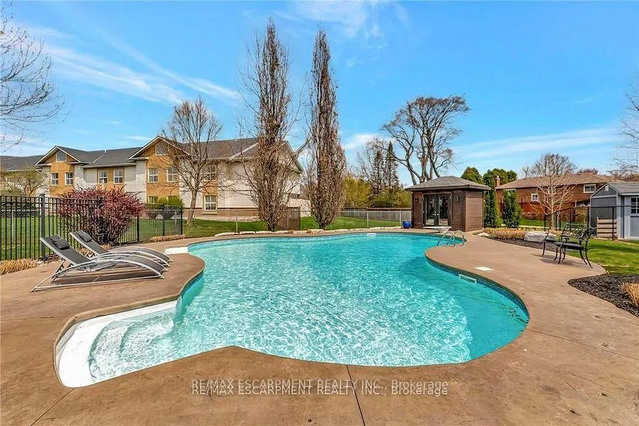 Photo 34 of 349 Valridge Drive, Hamilton, Ancaster — HOMEH