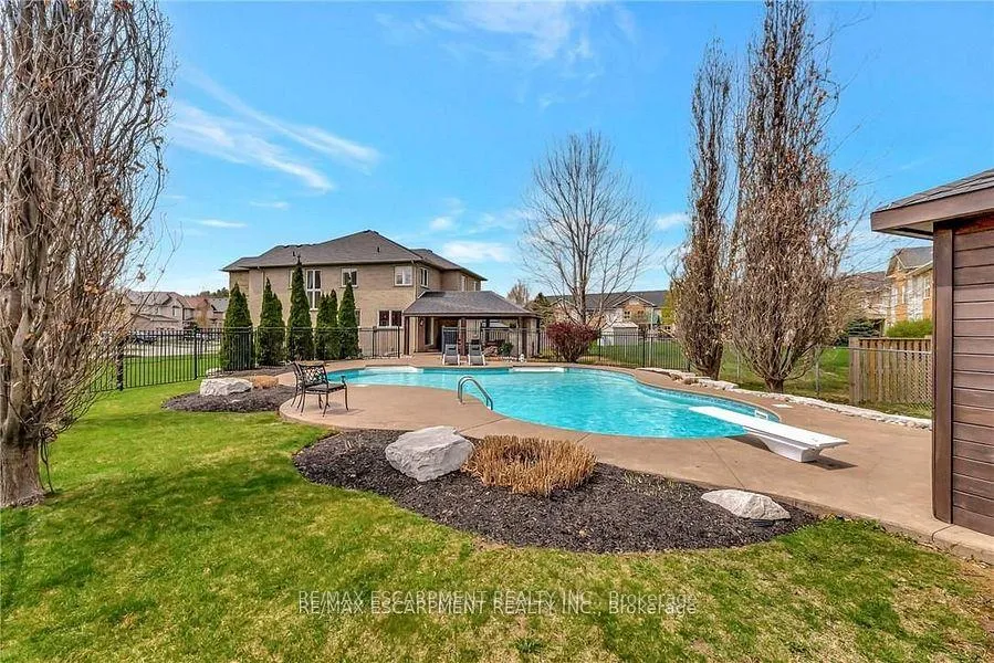 Photo 37 of 349 Valridge Drive, Hamilton, Ancaster — HOMEH