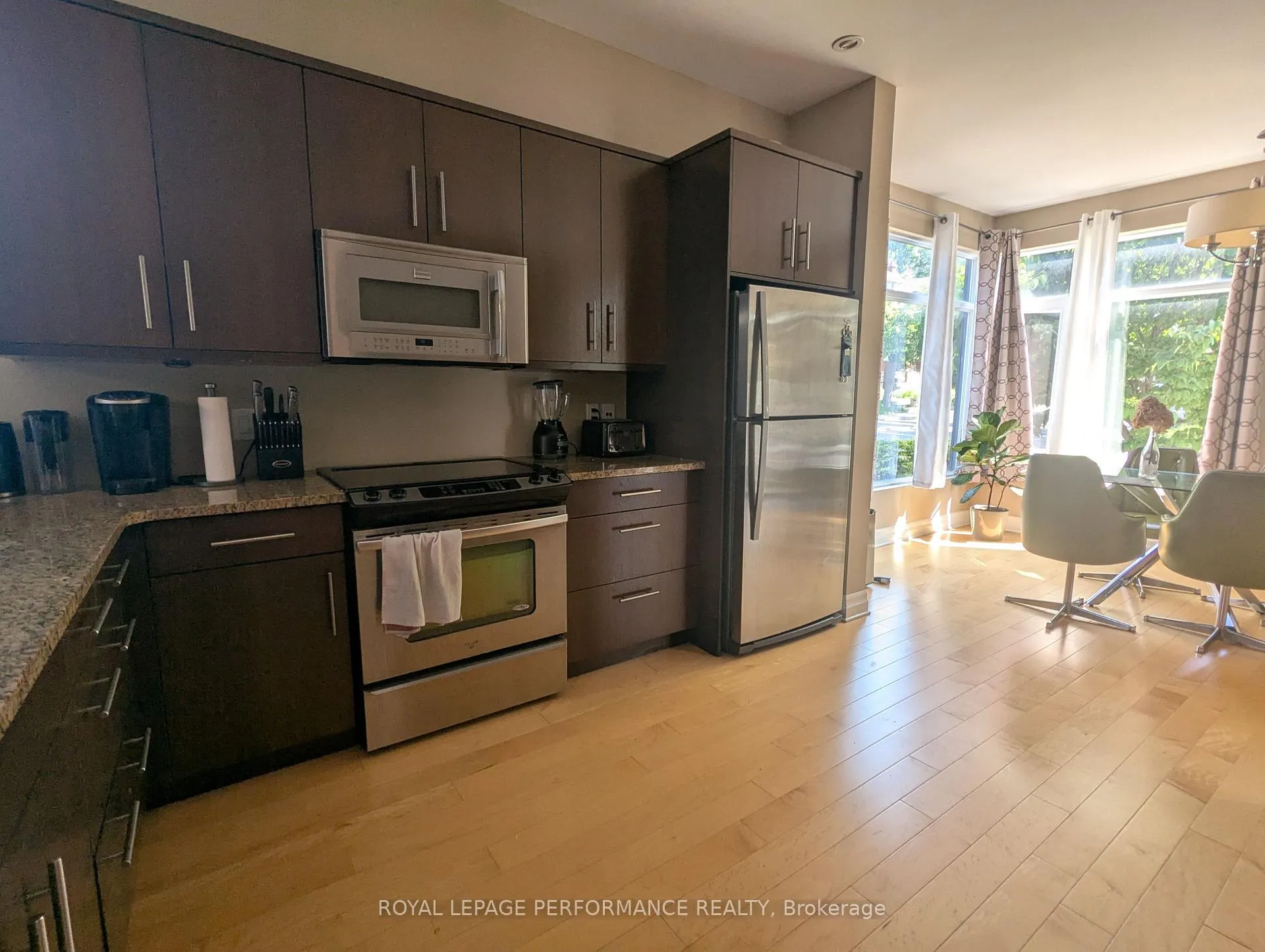Photo 5 of Unit A, 70 Seneca Street, Ottawa, Old Ottawa South — HOMEH