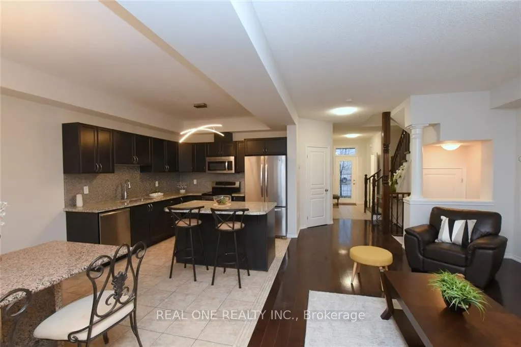 Photo 8 of 351 Stonehenge Drive, Hamilton, Meadowlands — HOMEH