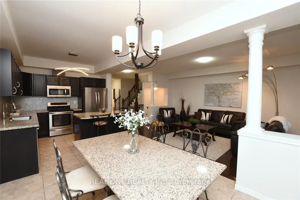 Photo 11 of 351 Stonehenge Drive, Hamilton, Meadowlands — HOMEH