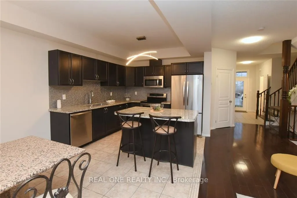 Photo 12 of 351 Stonehenge Drive, Hamilton, Meadowlands — HOMEH