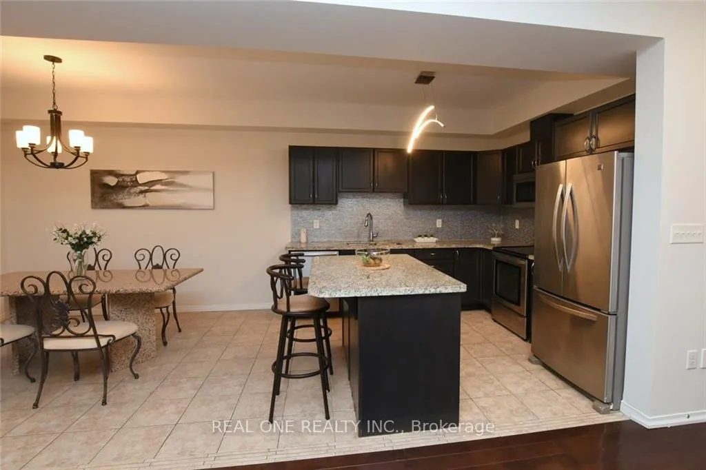 Photo 13 of 351 Stonehenge Drive, Hamilton, Meadowlands — HOMEH