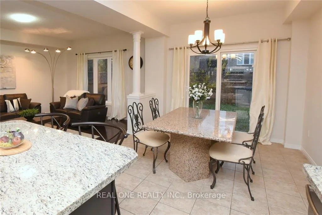 Photo 16 of 351 Stonehenge Drive, Hamilton, Meadowlands — HOMEH