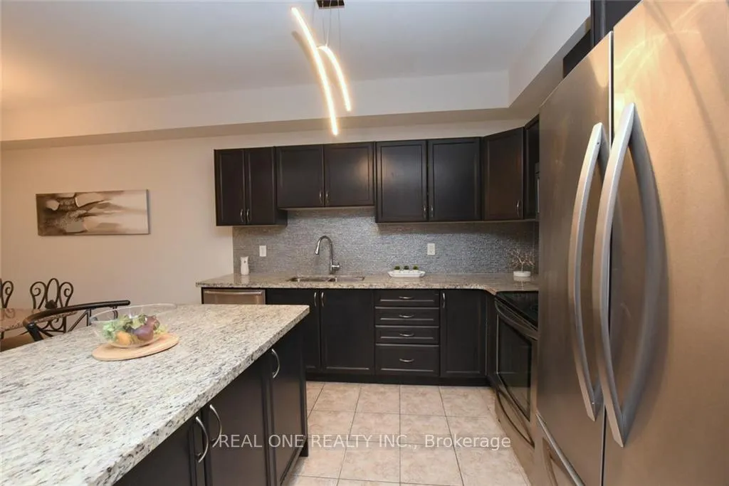 Photo 18 of 351 Stonehenge Drive, Hamilton, Meadowlands — HOMEH