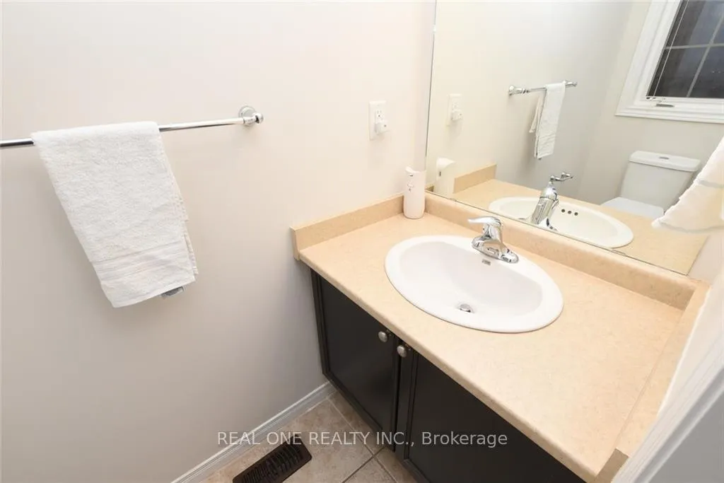 Photo 19 of 351 Stonehenge Drive, Hamilton, Meadowlands — HOMEH