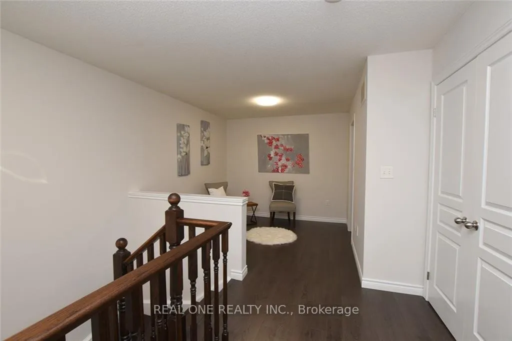 Photo 21 of 351 Stonehenge Drive, Hamilton, Meadowlands — HOMEH