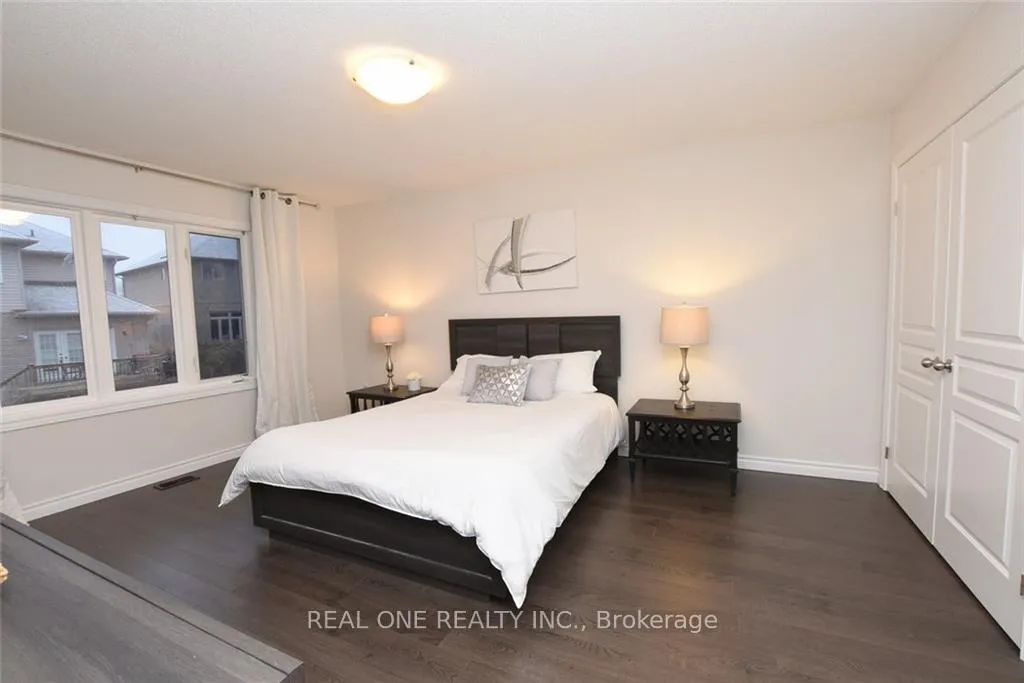 Photo 23 of 351 Stonehenge Drive, Hamilton, Meadowlands — HOMEH