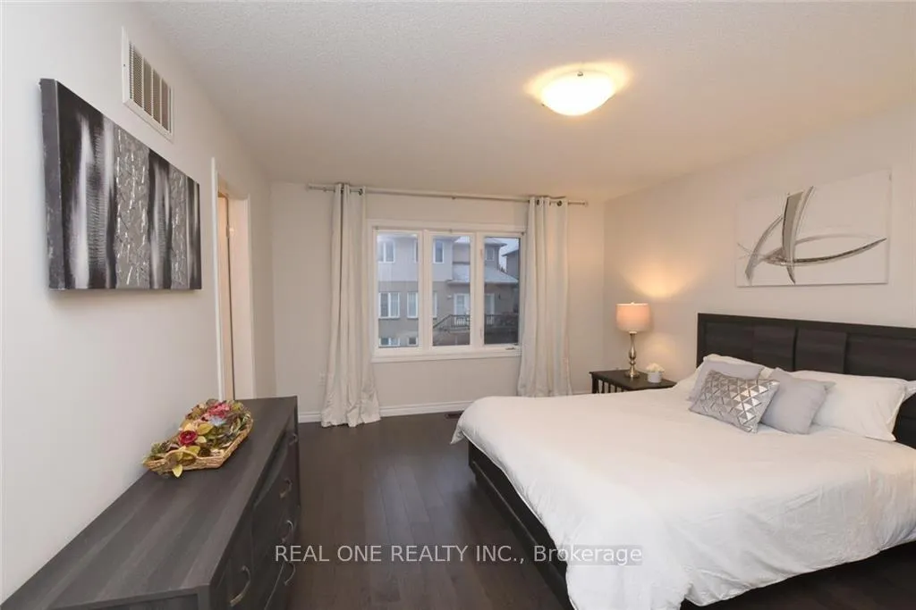 Photo 24 of 351 Stonehenge Drive, Hamilton, Meadowlands — HOMEH