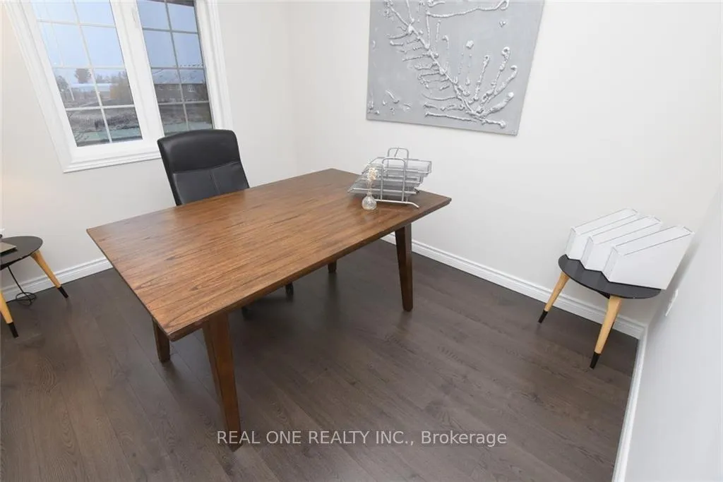 Photo 32 of 351 Stonehenge Drive, Hamilton, Meadowlands — HOMEH