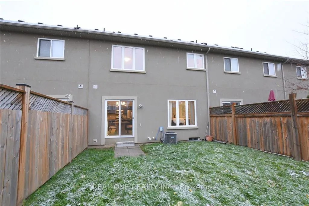 Photo 35 of 351 Stonehenge Drive, Hamilton, Meadowlands — HOMEH
