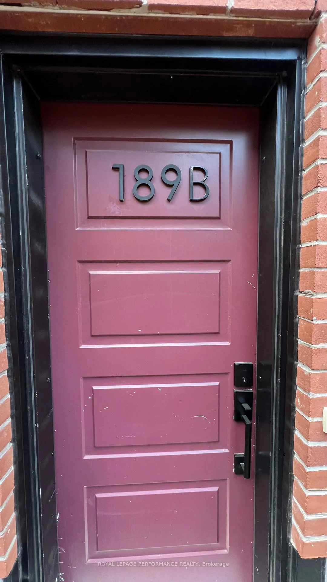 Photo 2 of Unit B, 189 Stanley Avenue, Ottawa, New Edinburgh — HOMEH