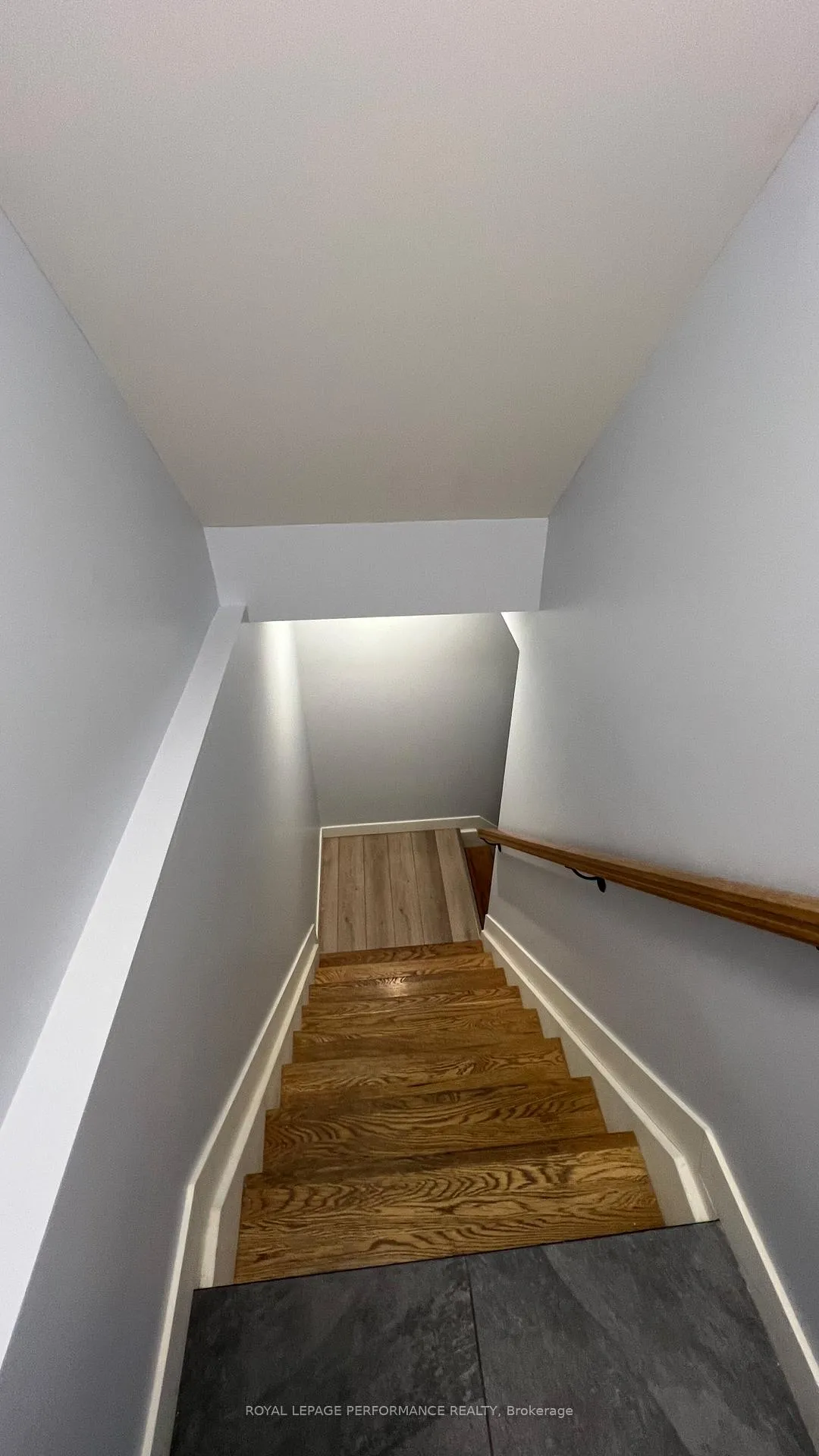 Photo 3 of Unit B, 189 Stanley Avenue, Ottawa, New Edinburgh — HOMEH