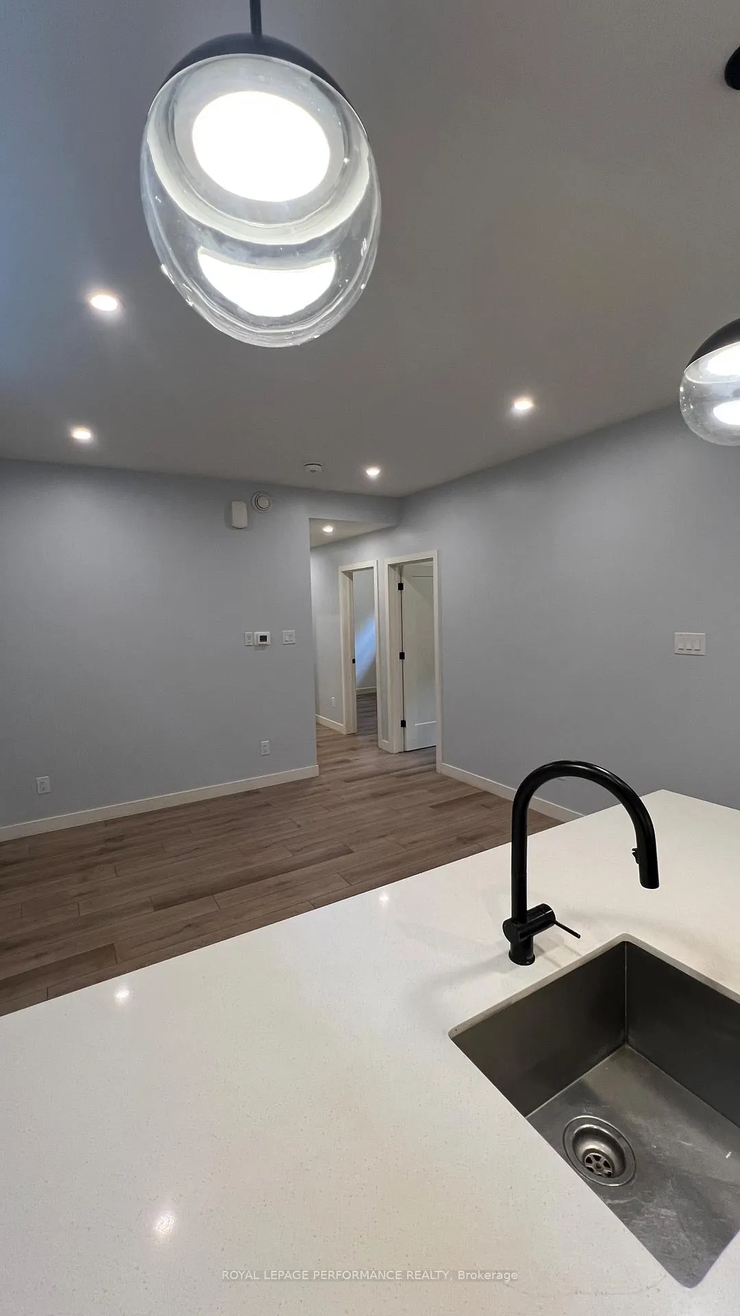 Photo 4 of Unit B, 189 Stanley Avenue, Ottawa, New Edinburgh — HOMEH