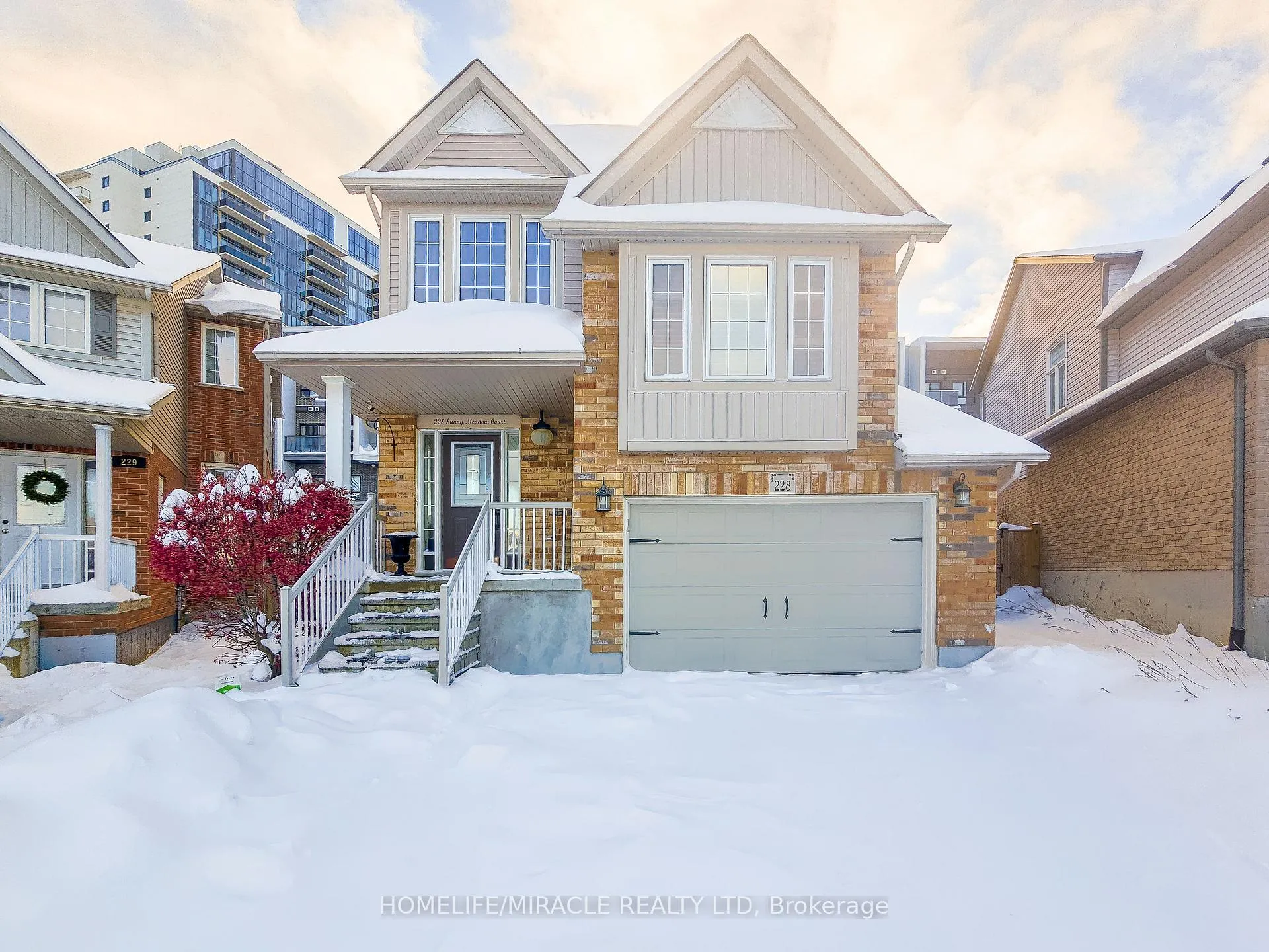Photo 1 of 228 Sunny Meadow Court, Kitchener — HOMEH
