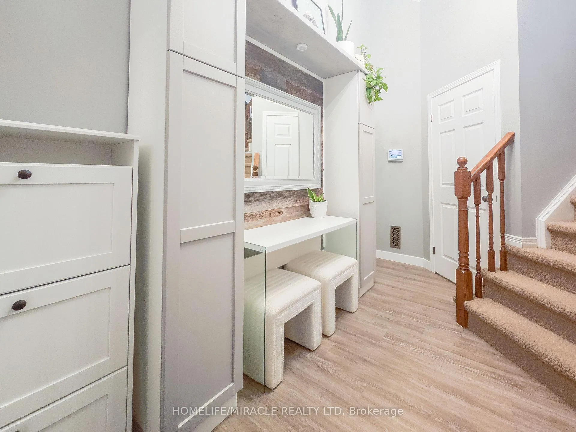 Photo 2 of 228 Sunny Meadow Court, Kitchener — HOMEH