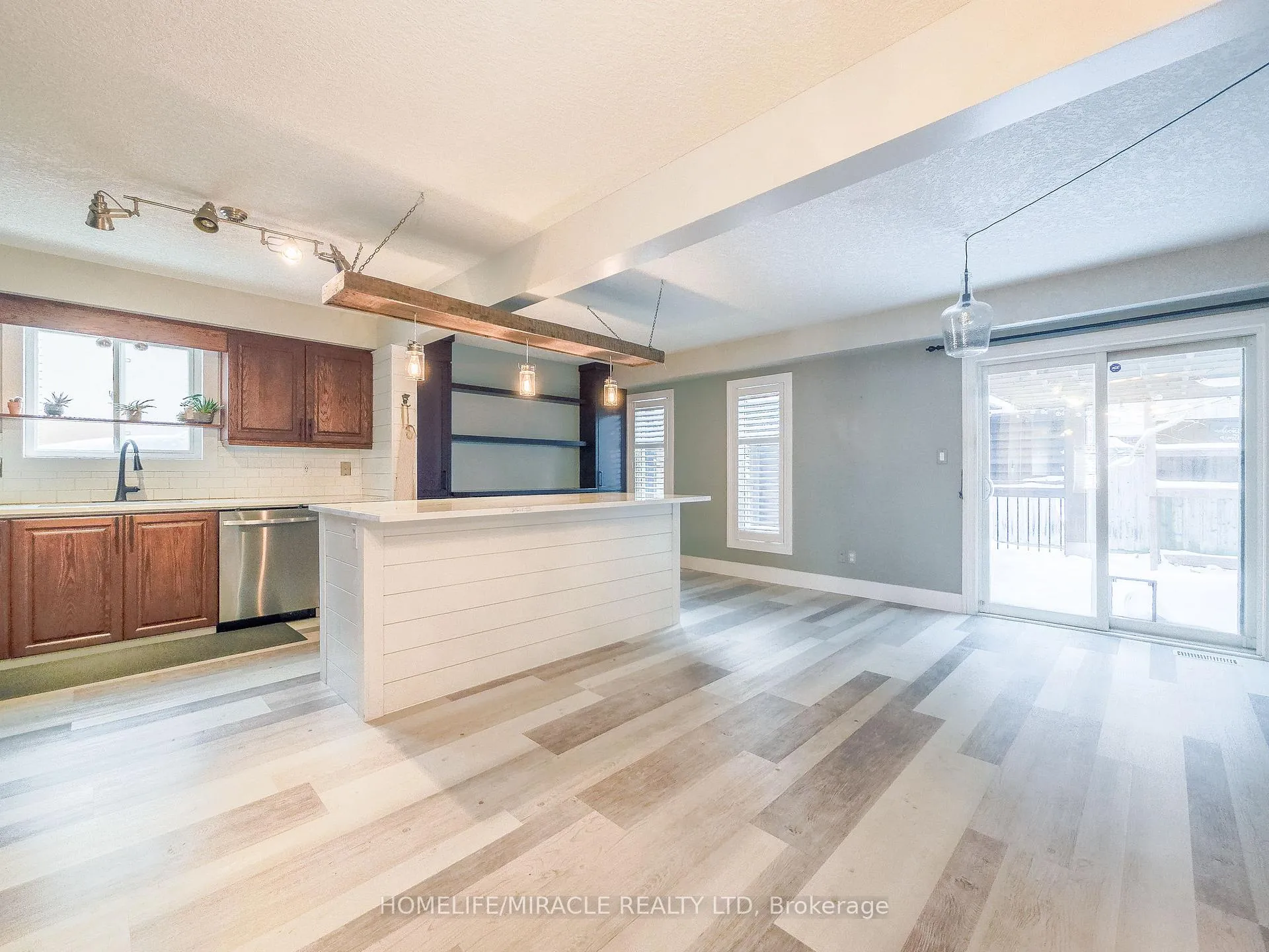 Photo 11 of 228 Sunny Meadow Court, Kitchener — HOMEH