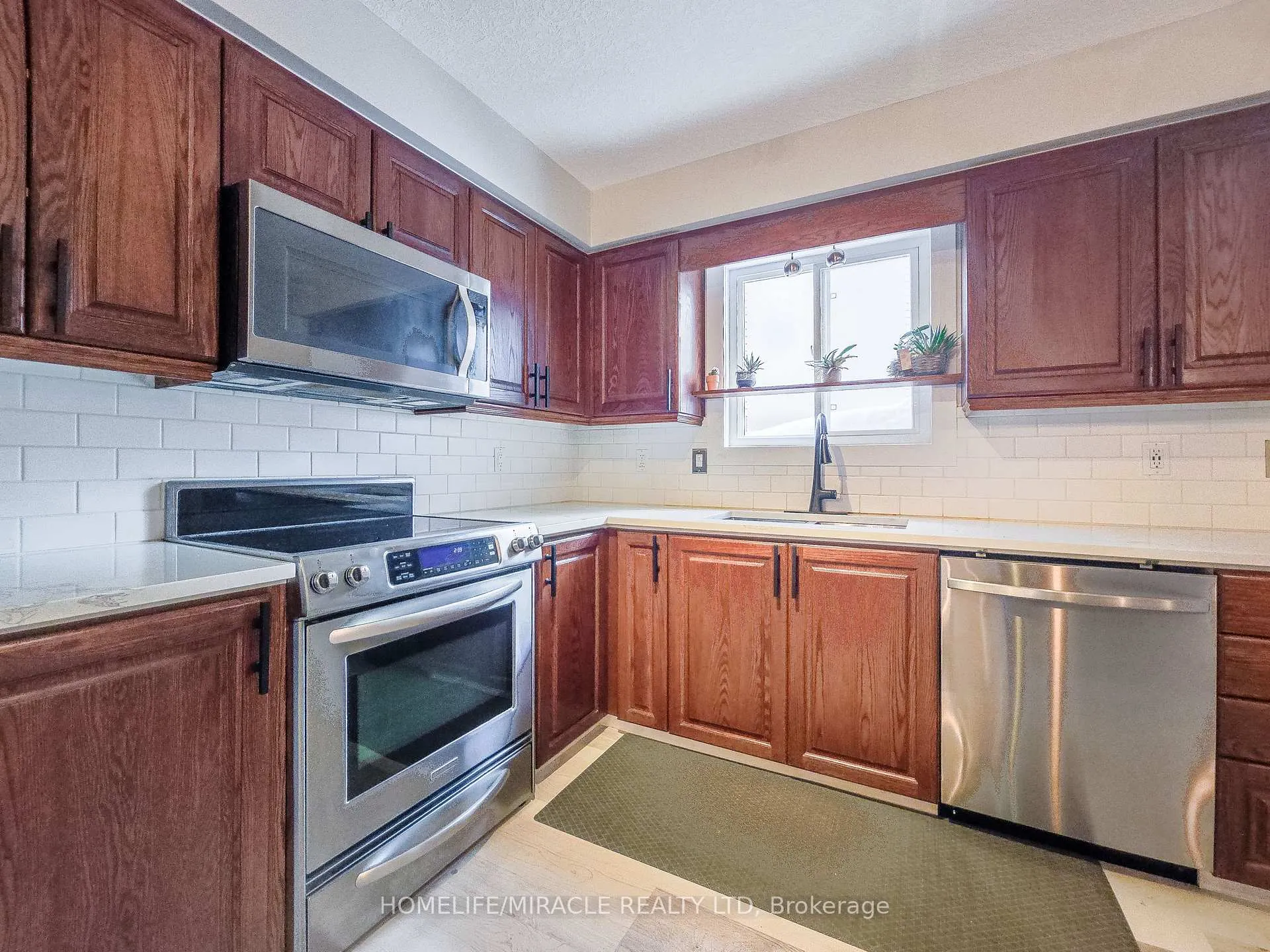 Photo 18 of 228 Sunny Meadow Court, Kitchener — HOMEH