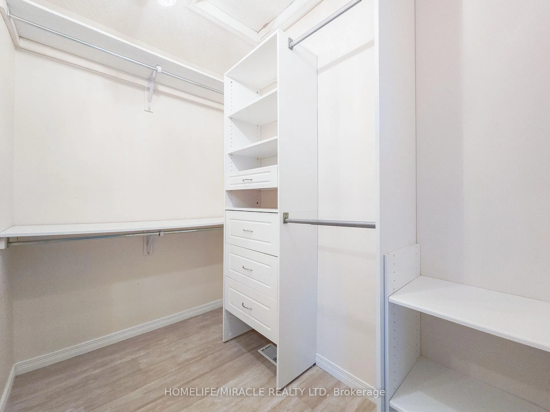 Photo 26 of 228 Sunny Meadow Court, Kitchener — HOMEH