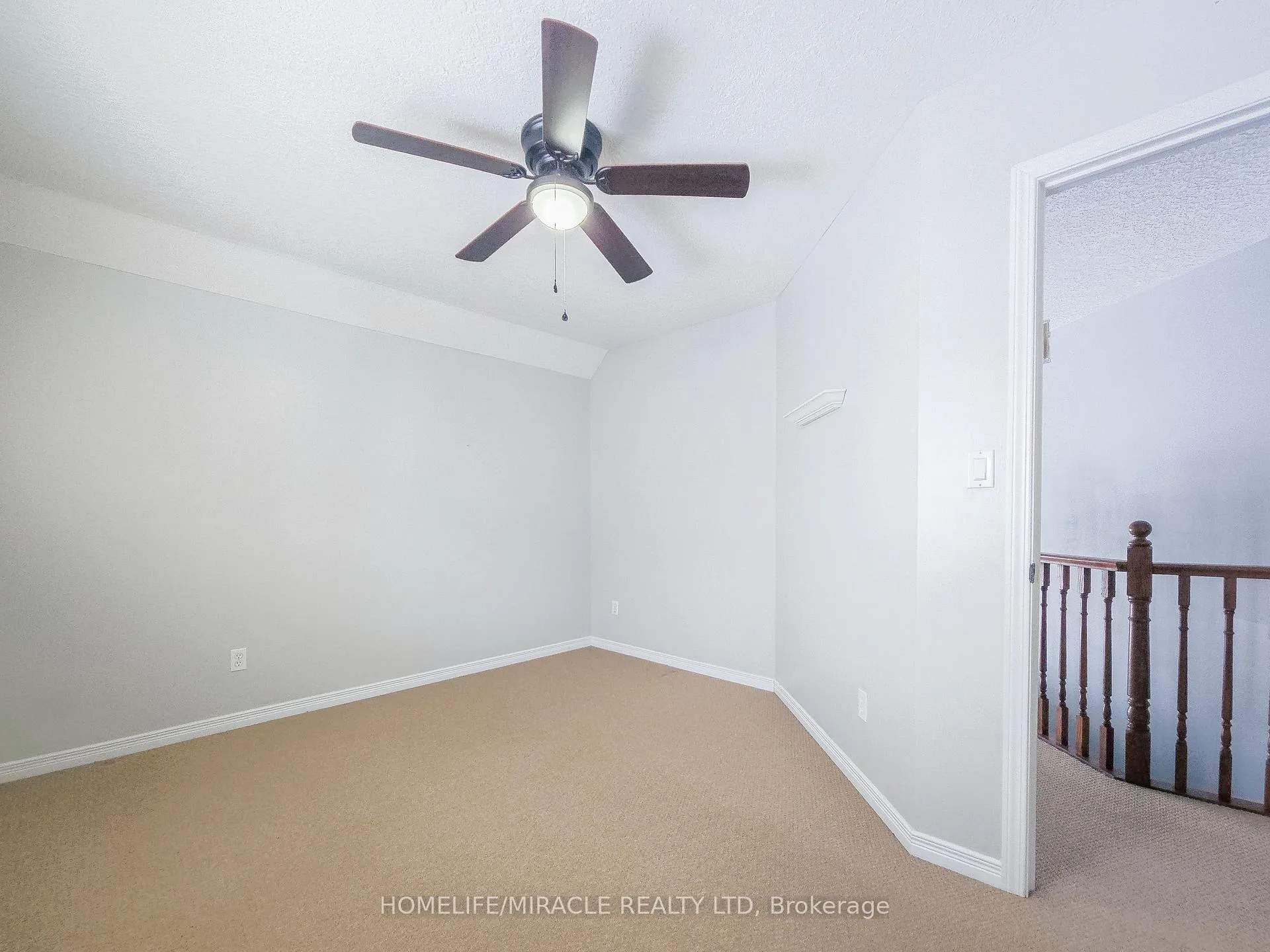 Photo 32 of 228 Sunny Meadow Court, Kitchener — HOMEH