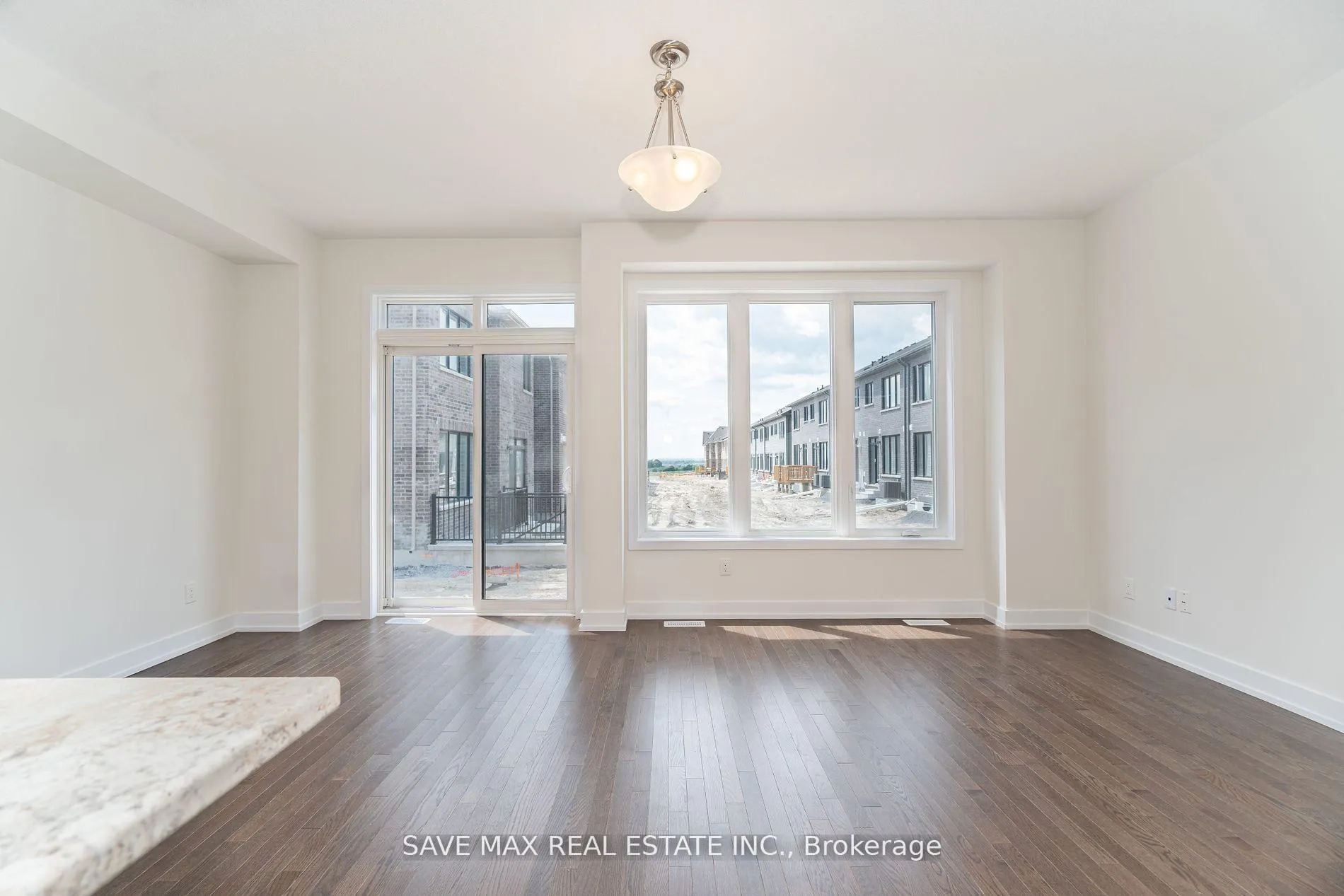 Photo 10 of 1082 Thompson Drive, Oshawa, Kedron — HOMEH