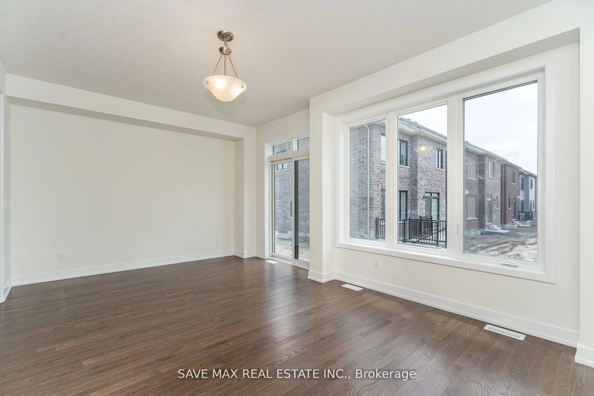 Photo 11 of 1082 Thompson Drive, Oshawa, Kedron — HOMEH