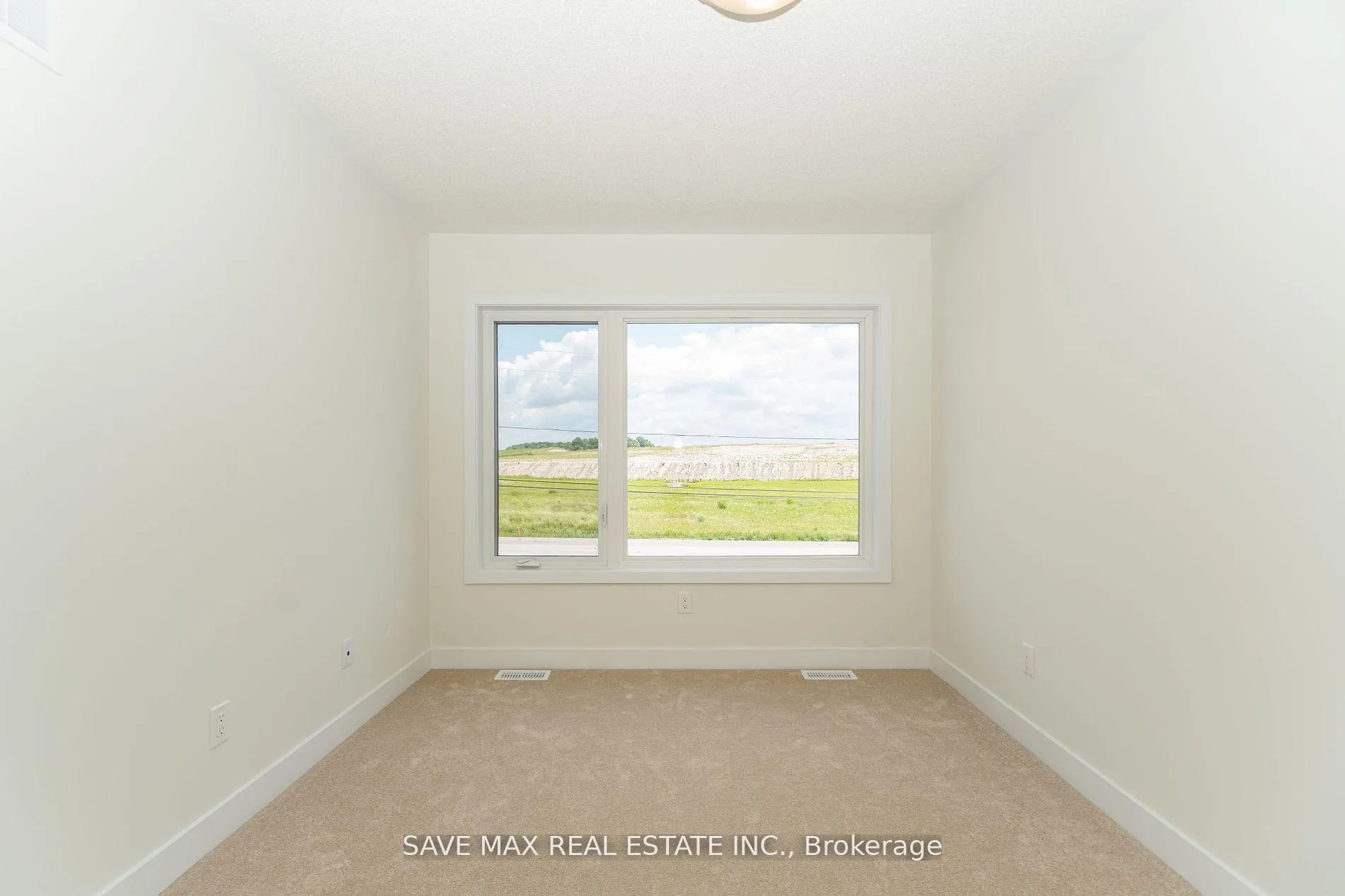 Photo 18 of 1082 Thompson Drive, Oshawa, Kedron — HOMEH