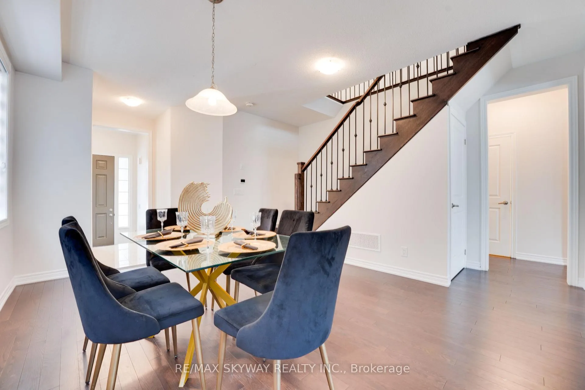Photo 13 of 516 Beckview Crescent, Kitchener — HOMEH