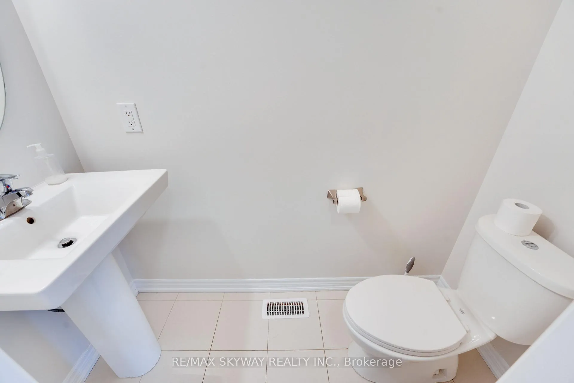 Photo 25 of 516 Beckview Crescent, Kitchener — HOMEH