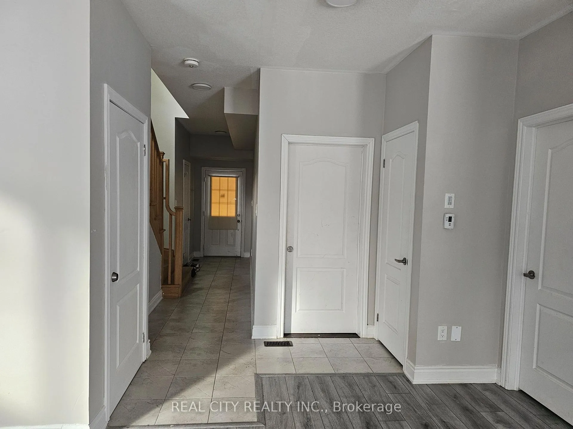 Photo 2 of 132 Sunset Way, Thorold, Rolling Meadows — HOMEH