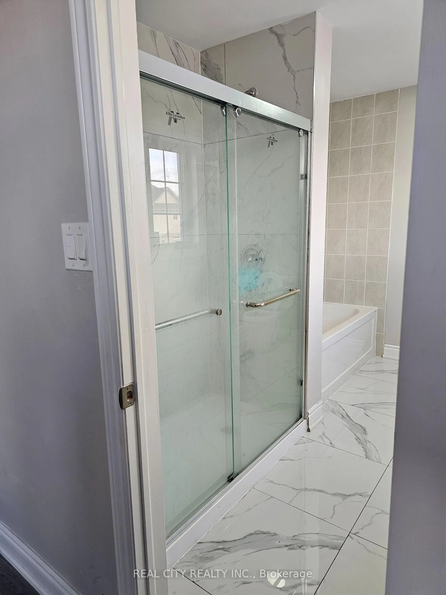 Photo 10 of 132 Sunset Way, Thorold, Rolling Meadows — HOMEH