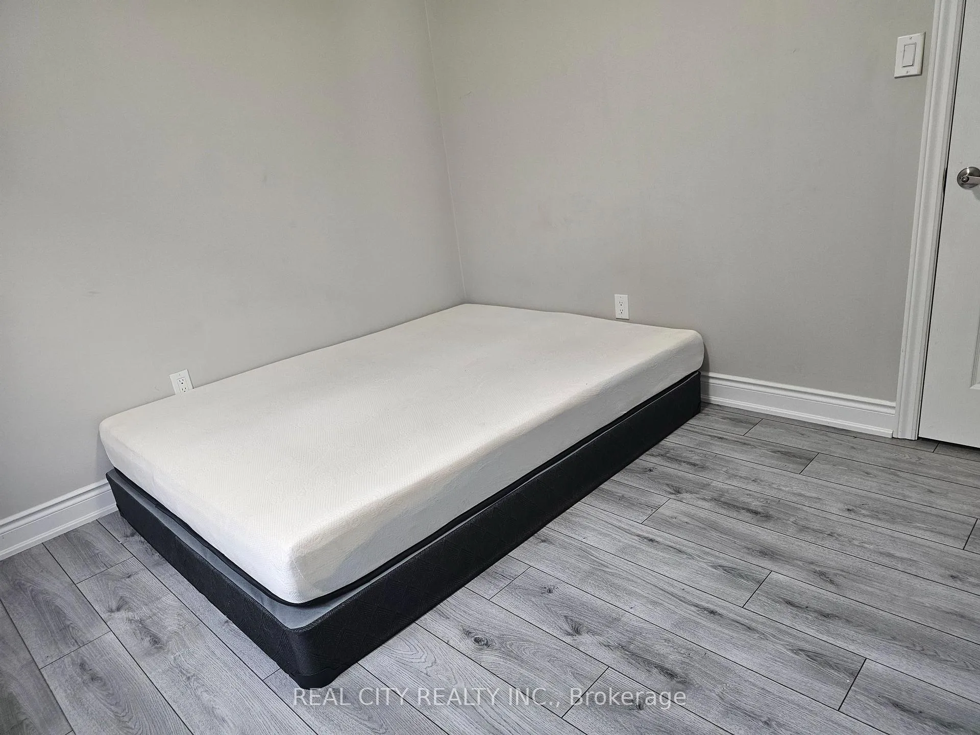 Photo 29 of 132 Sunset Way, Thorold, Rolling Meadows — HOMEH