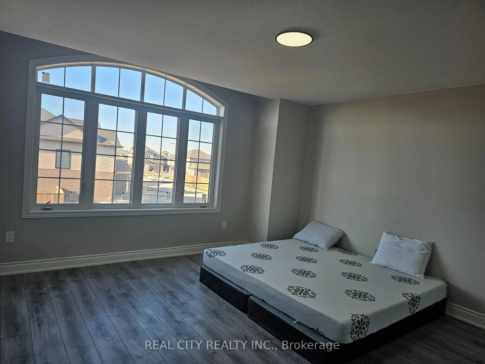 Photo 34 of 132 Sunset Way, Thorold, Rolling Meadows — HOMEH