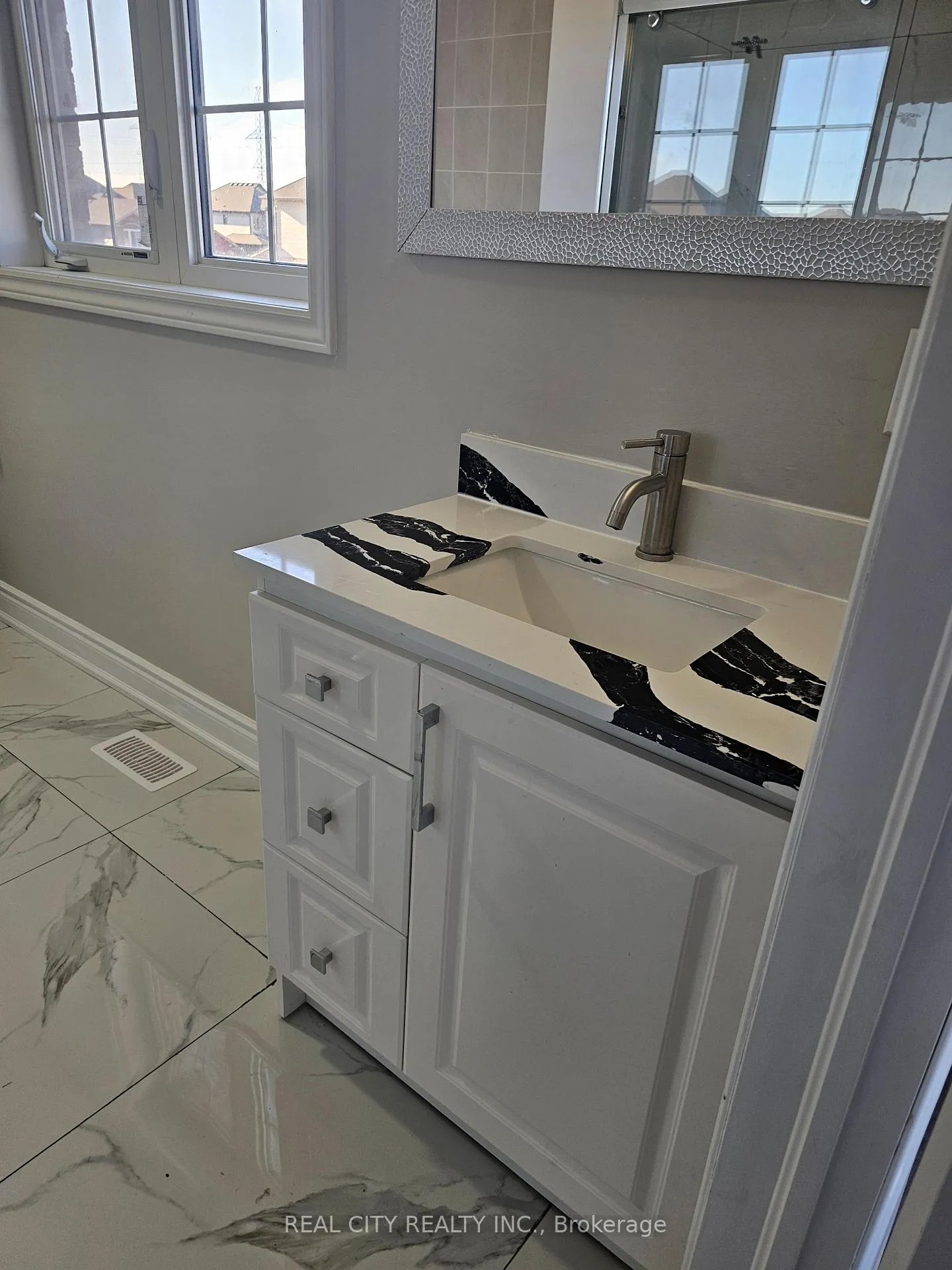 Photo 36 of 132 Sunset Way, Thorold, Rolling Meadows — HOMEH