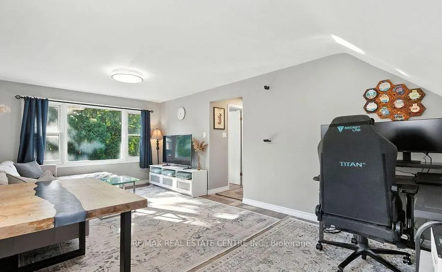 Photo 4 of Unit Unit - A, 154 Montgomery Road, Kitchener — HOMEH