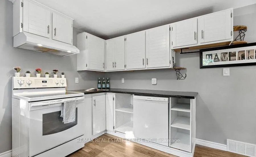 Photo 8 of Unit Unit - A, 154 Montgomery Road, Kitchener — HOMEH