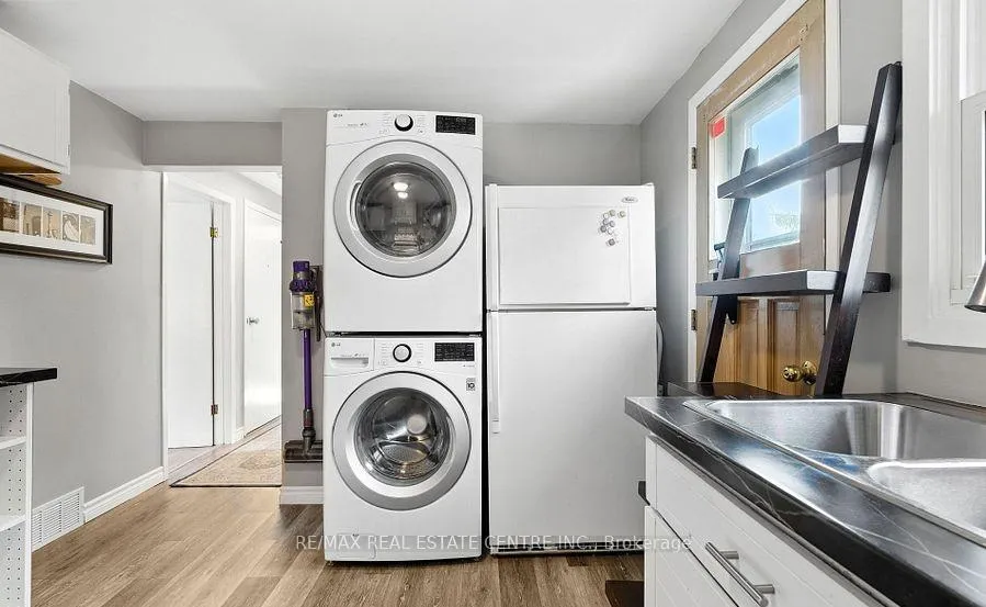 Photo 9 of Unit Unit - A, 154 Montgomery Road, Kitchener — HOMEH