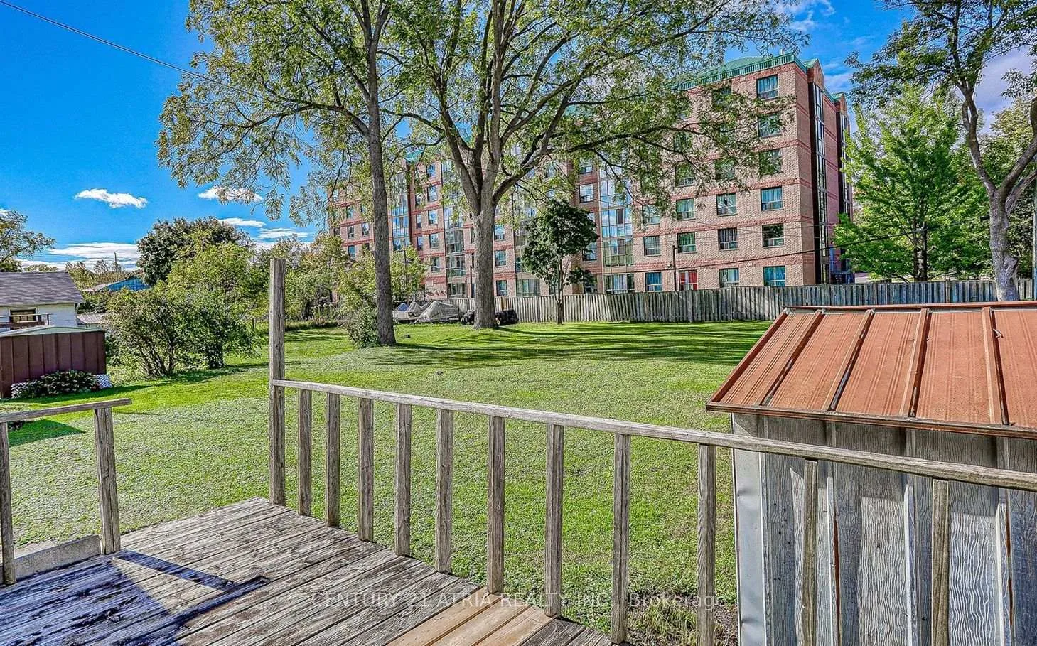 Photo 4 of 144 Hickory Street N, Whitby, Downtown Whitby — HOMEH