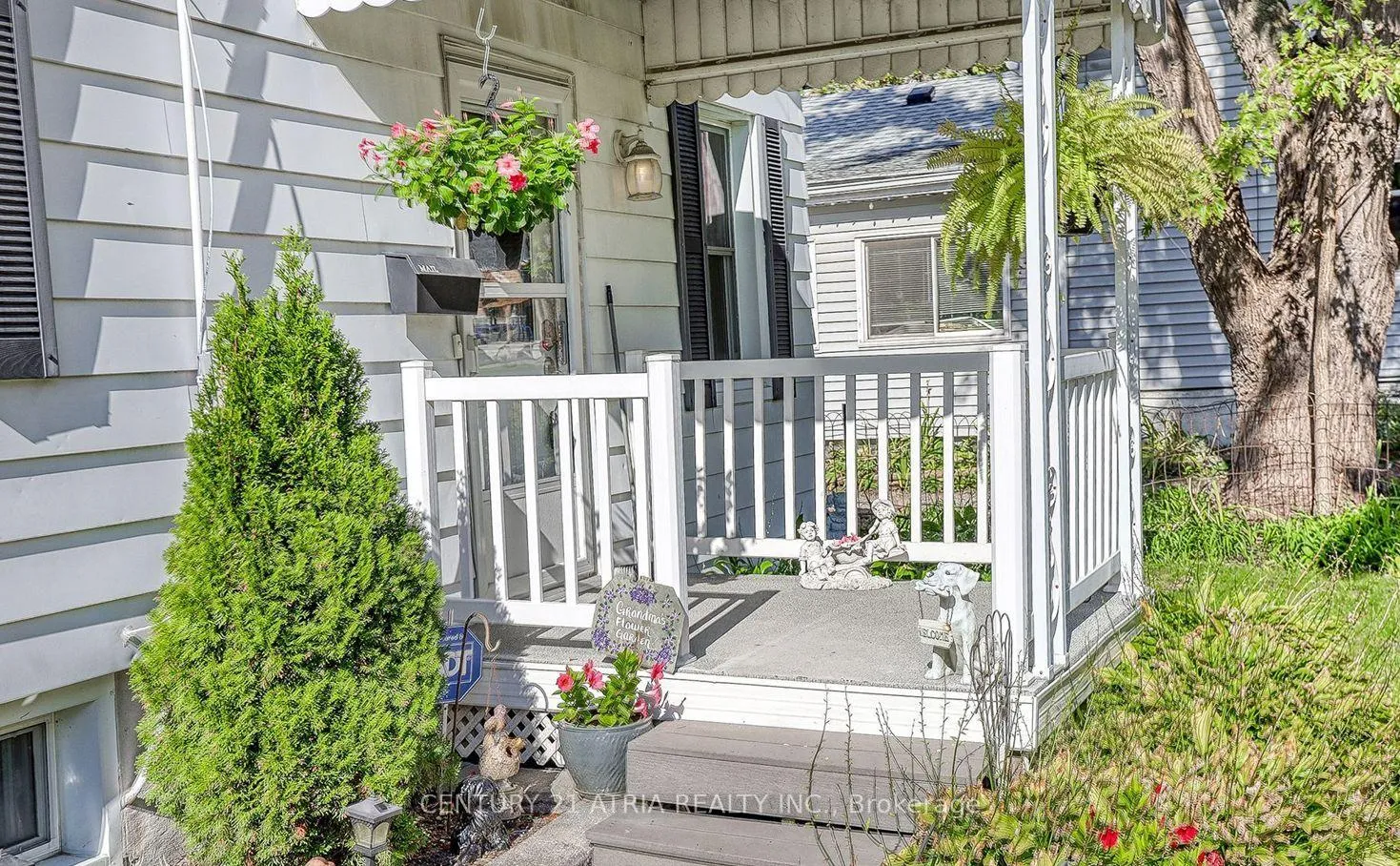 Photo 6 of 144 Hickory Street N, Whitby, Downtown Whitby — HOMEH