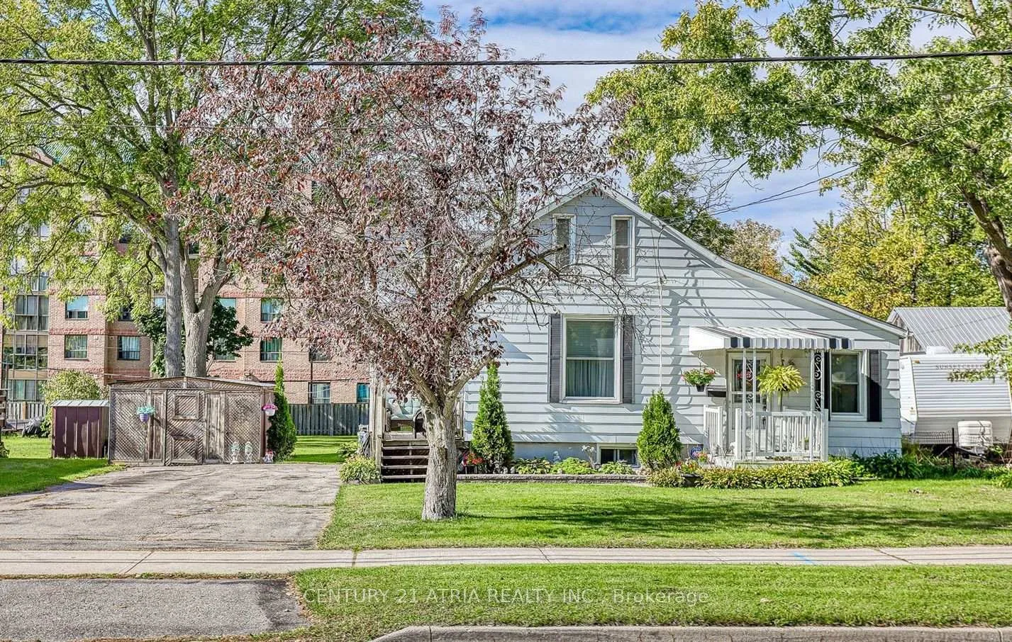Photo 7 of 144 Hickory Street N, Whitby, Downtown Whitby — HOMEH