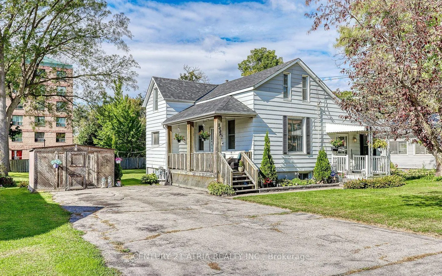 Photo 8 of 144 Hickory Street N, Whitby, Downtown Whitby — HOMEH
