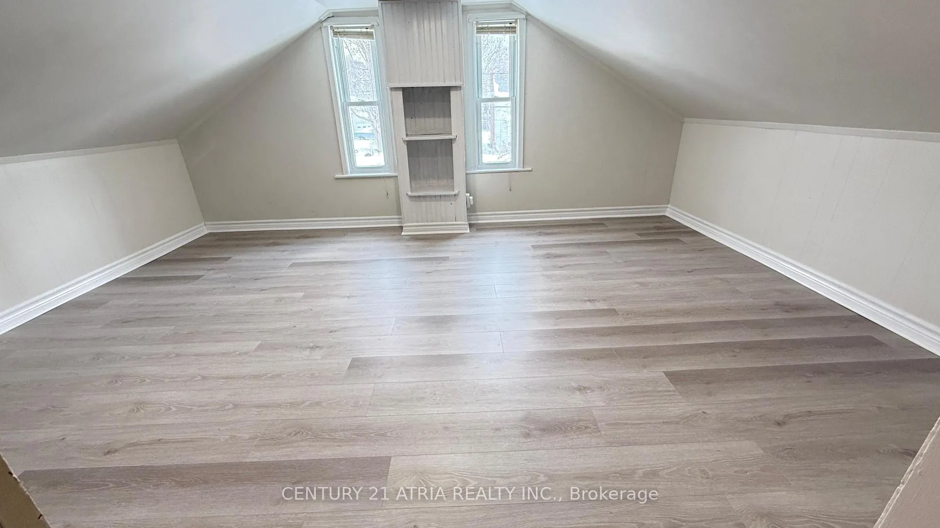 Photo 18 of 144 Hickory Street N, Whitby, Downtown Whitby — HOMEH