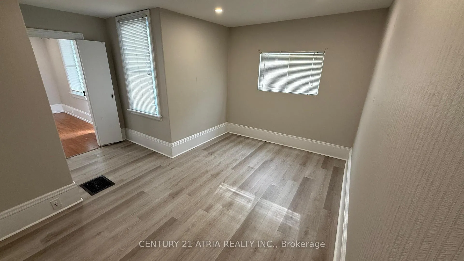 Photo 35 of 144 Hickory Street N, Whitby, Downtown Whitby — HOMEH